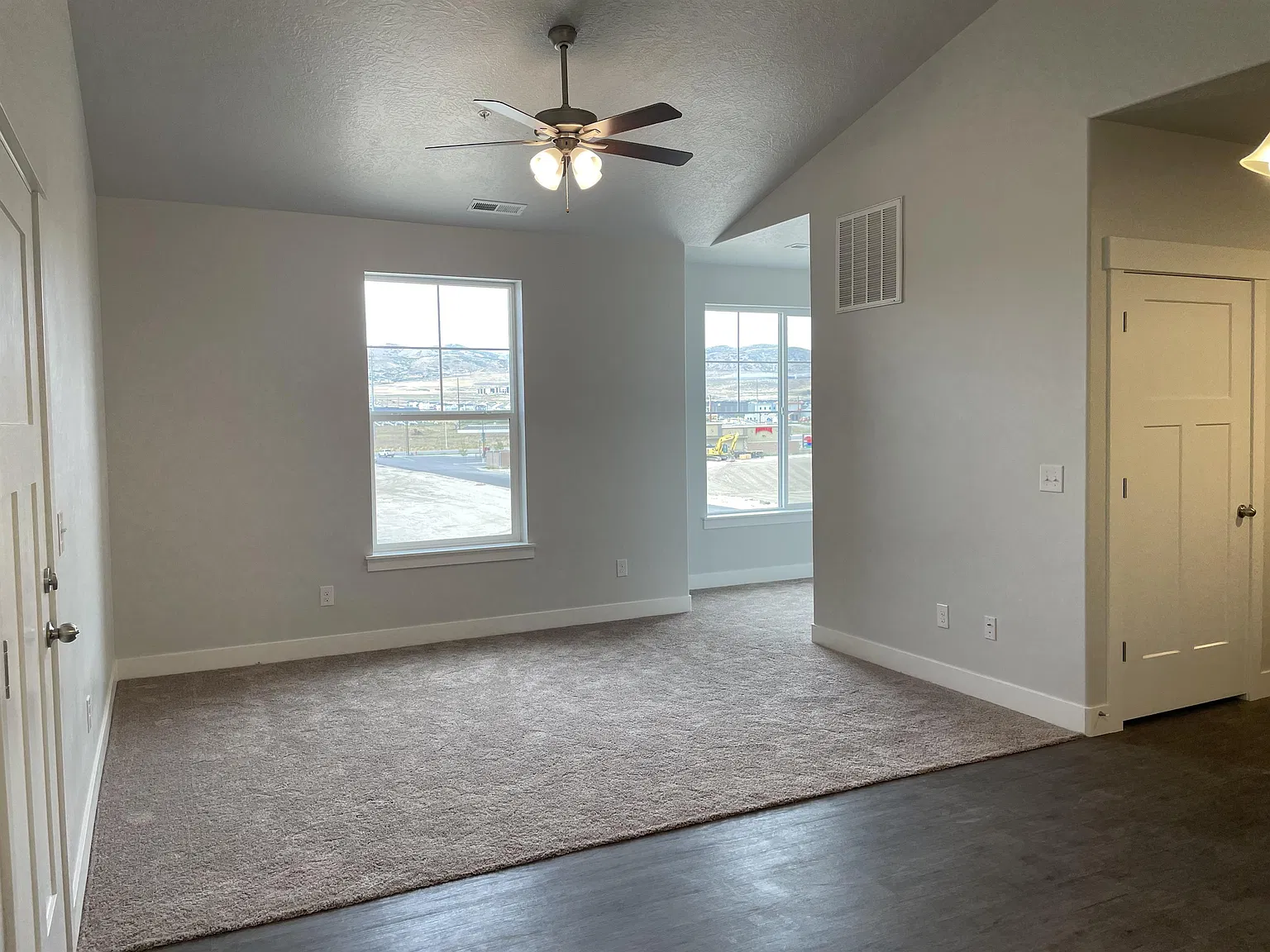 1923 N 3410 W N301 - AD - 1 — Photo 2