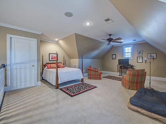 3rd image of 1645 Lakefield Cir