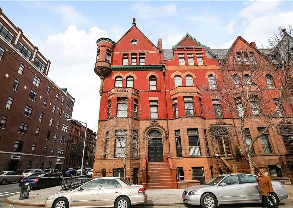 1st image of 11 Mount Morris Park W