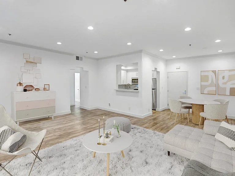 311 S. Swall Drive Apartments — Photo 10