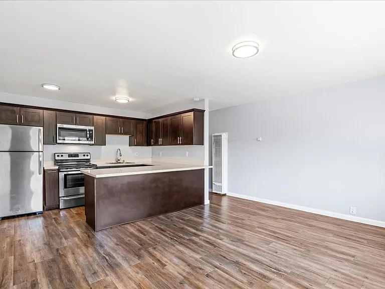 2500 Dana St — Photo 21