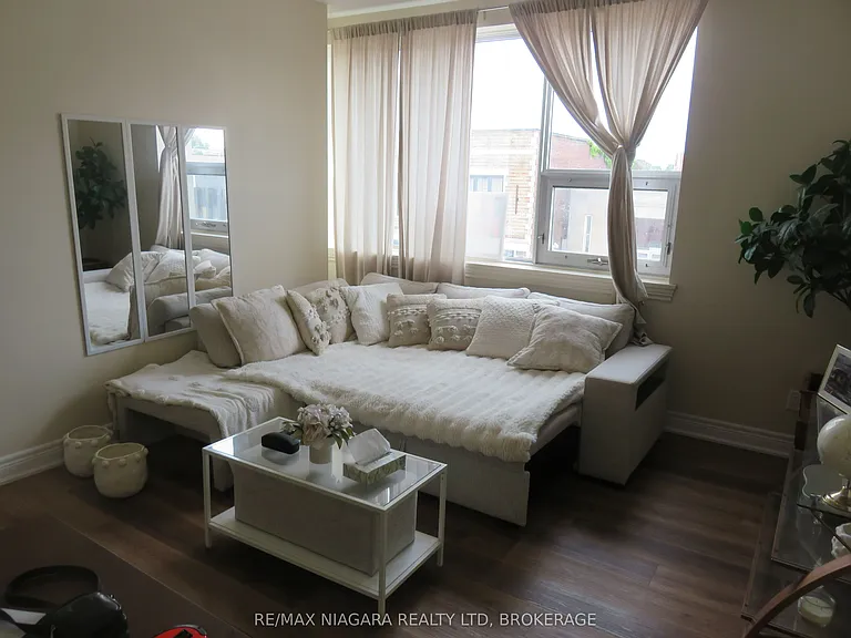 58 Jarvis St #204 — Photo 3