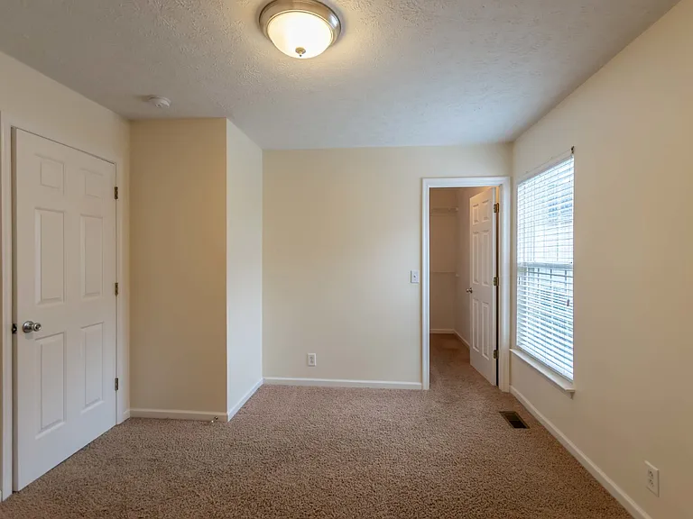 4716 Chepstow Dr — Photo 15