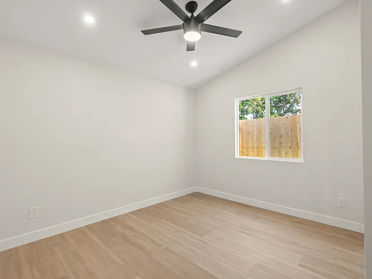 9414 Pike Rd — Photo 11
