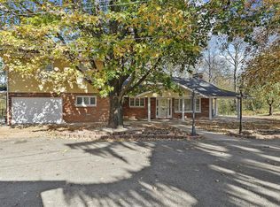 8991 Summit Dr, Fairview Heights, IL 62208