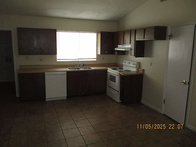 162 Pelham Dr #A — Photo 3