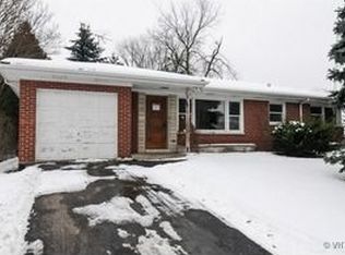 32897 N Rolling Hills Rd, Grayslake, IL 60030