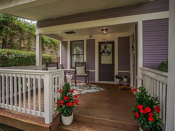 Doesn't this porch say "Come sit and relax"