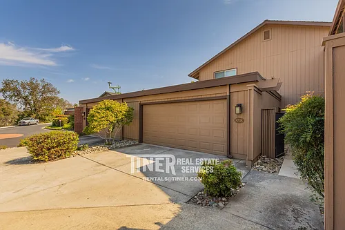 8708 Bluff Ln Photo 1