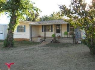 627 N Brewer Ave, Hydro, OK 73048