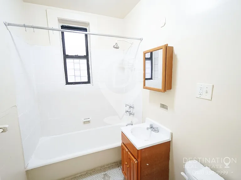 862 43rd St #1R — Photo 4
