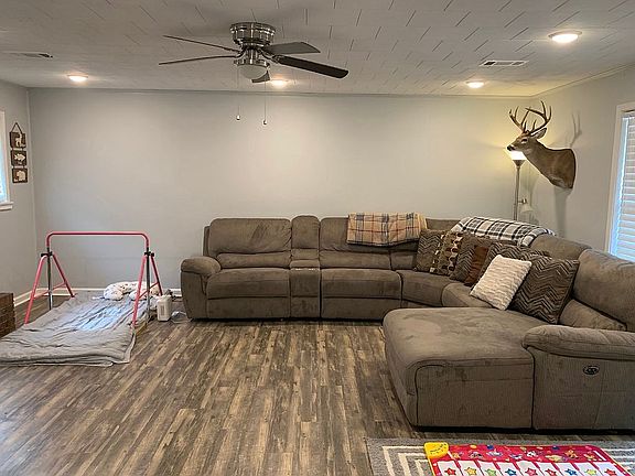 3rd image of 563 Lafayette 28