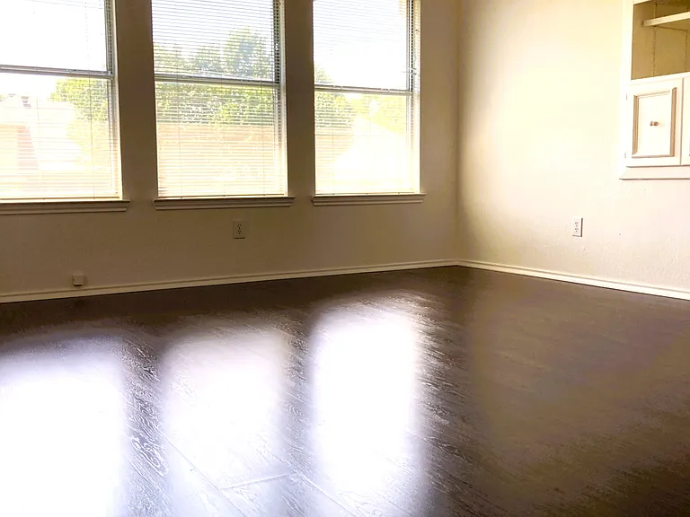 2078 Belvedere Dr — Photo 21