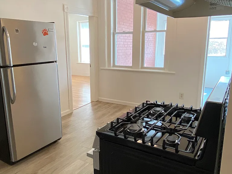 24 Eden St #4 — Photo 9