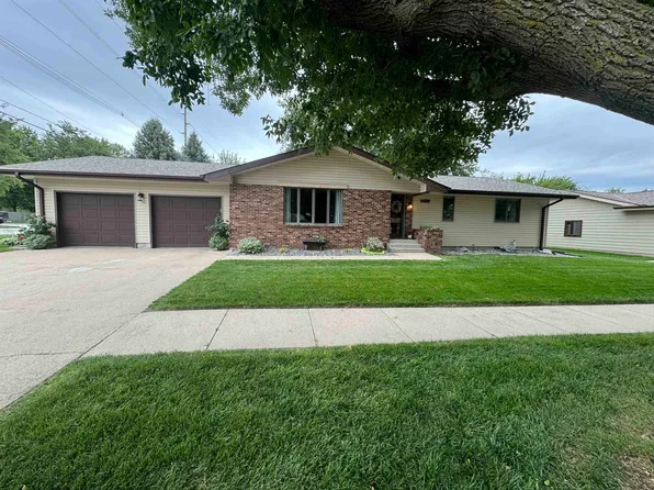 1480 N 9th St, David City, NE 68632