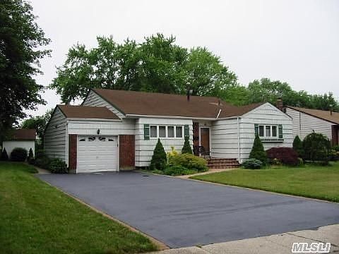 1st image of 6 Strathmore Dr