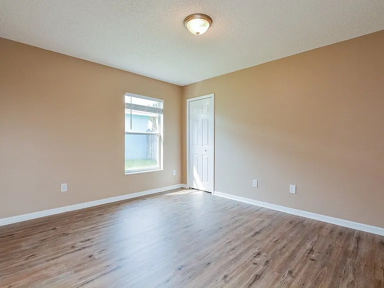 205 Tree Branch Ln — Photo 12