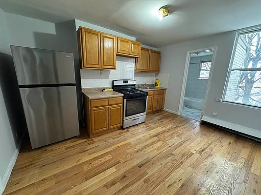 Rented by Delmark Realty LLC | media 5