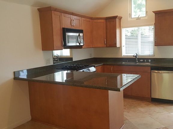 5th image of 2456 Penmar Ave #A