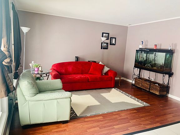 3rd image of 1740 Paddington Ave