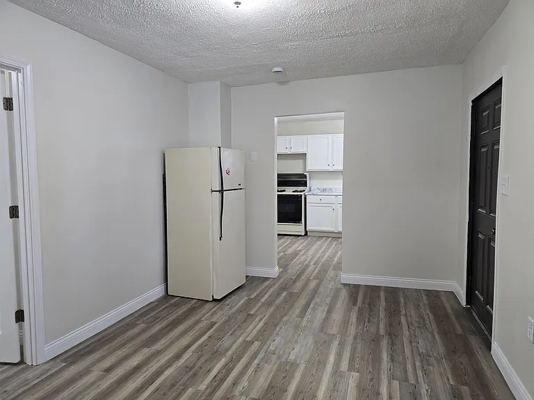3822 Melville Ave #2 — Photo 6