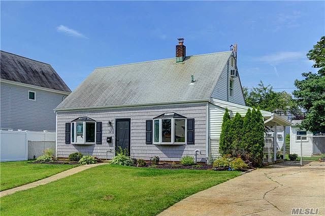 1st image of 54 Parkside Dr N