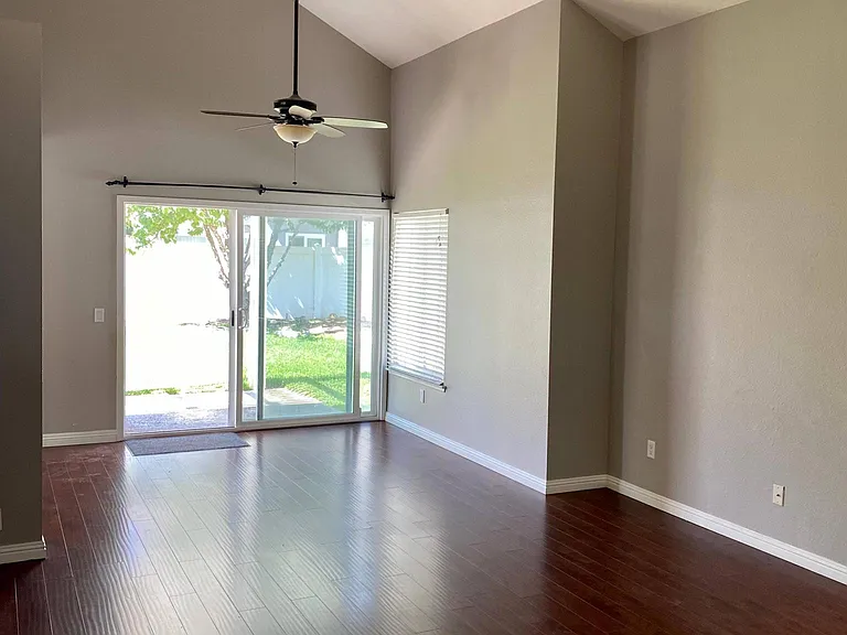 17956 Lariat Dr — Photo 4