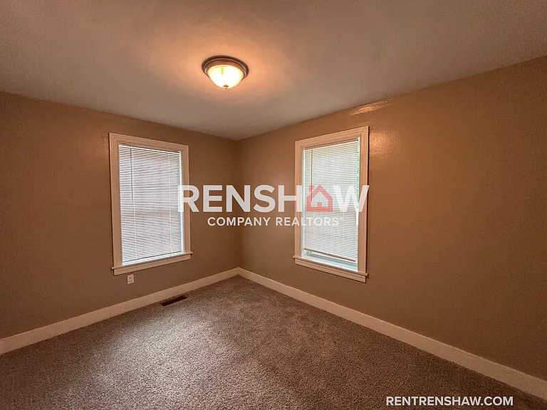 2458 Whitney Ave — Photo 8