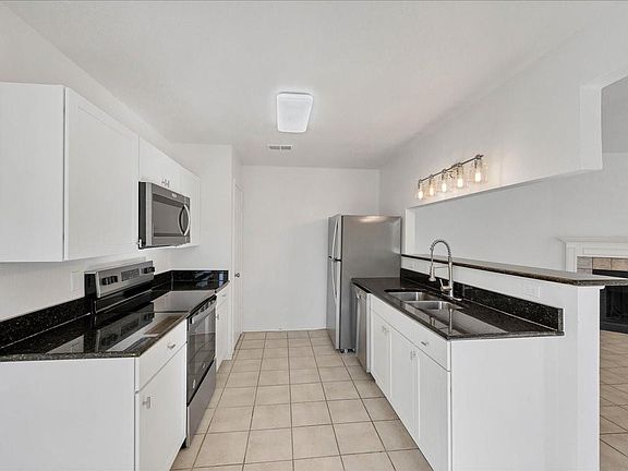 2nd image of 421 Fantail Loop APT B