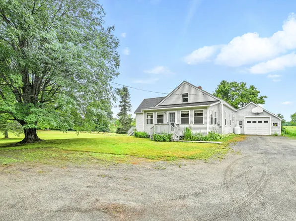 23 West Street, Benton, ME 04901