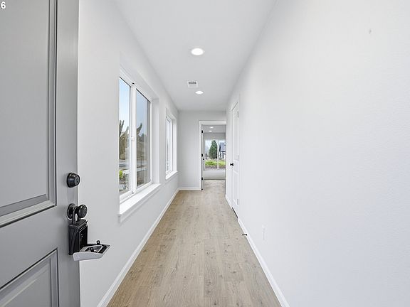4th image of 4690 SE 2nd St