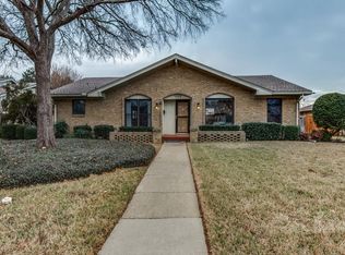1608 Valleycrest Ln, Carrollton, TX 75006