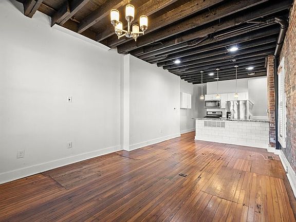 3rd image of 1685 E Main St