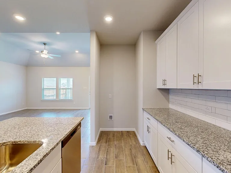 405 Wydown Dr — Photo 25