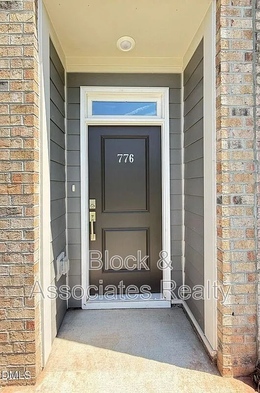 3 bed, 4.0 bath, $2,895 — Photo 2
