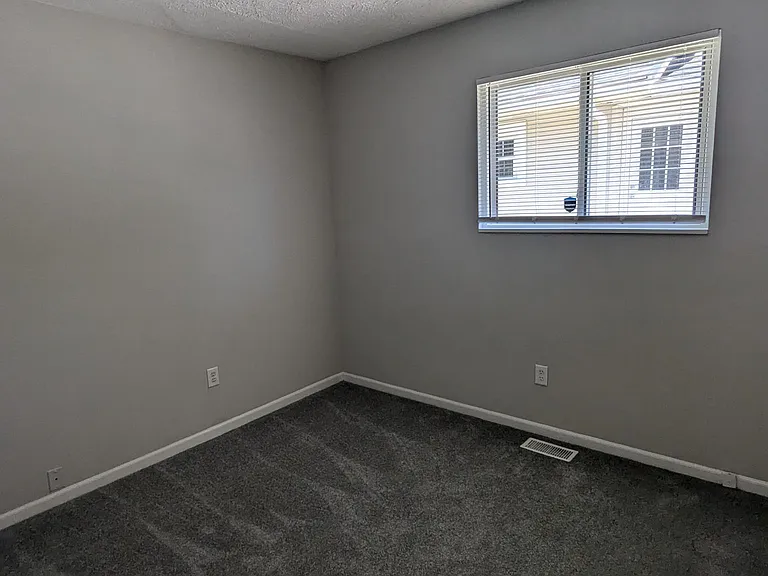 6019 Kingsley Dr — Photo 11