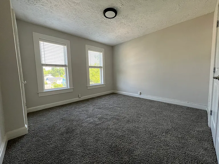 524 N Champion Ave — Photo 13