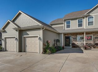 9023 S Cordgrass Cir W, Franklin, WI 53132