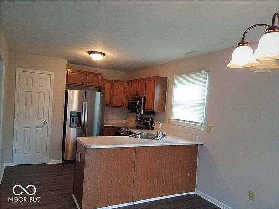 5th image of 3741 Black Locust Dr