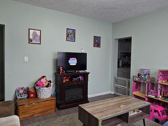 3rd image of 212-216 Main St