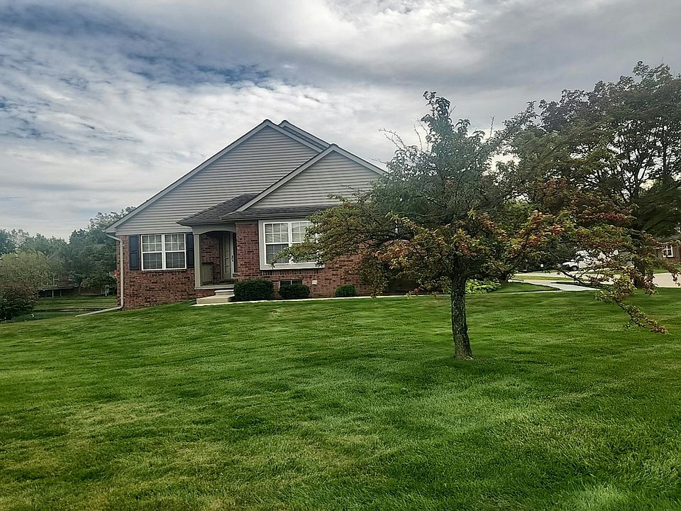 1st image of 5521 Victory Cir