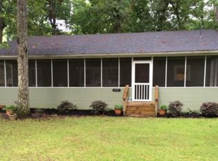 135 Sinkler Ave, Eutawville, SC 29048