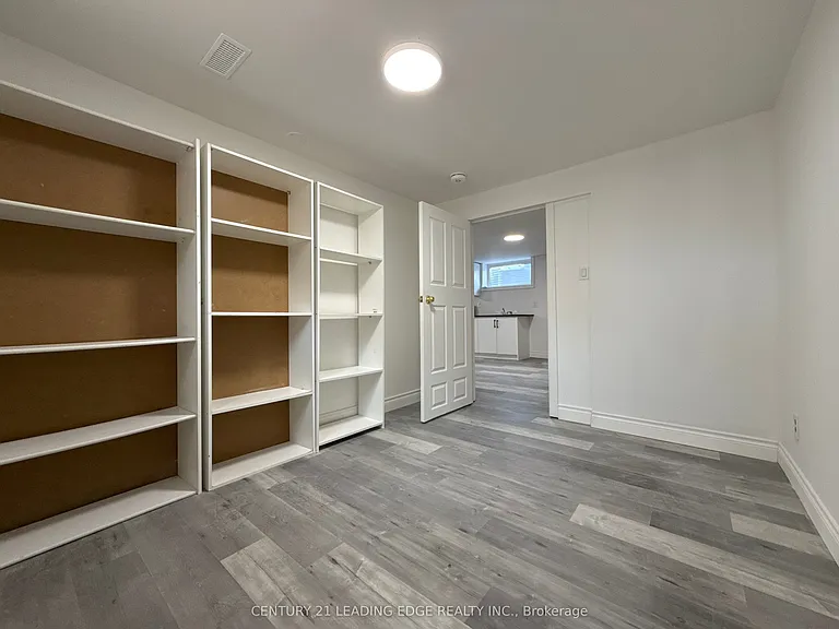 104 Gatineau St #LOWER — Photo 13