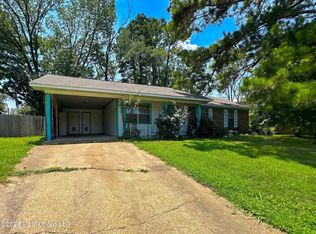 565 Sunny Orchard Ln, Clinton, MS 39056
