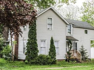 326 S Rowland St, Cassopolis, MI 49031