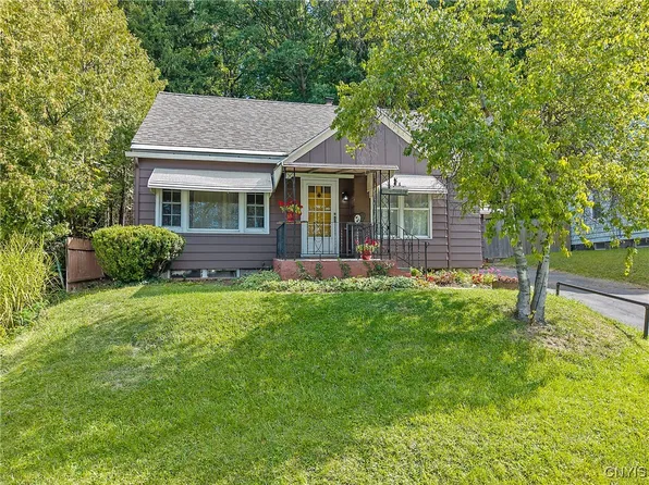 127 Thurlow Dr, Syracuse, NY 13205