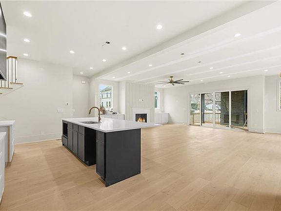 3rd image of 3214 Osborne Rd NE