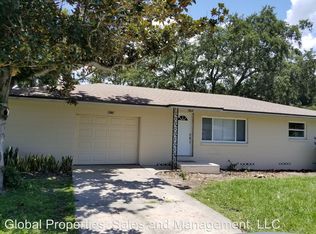 800 Norman Dr, Mount Dora, FL 32757