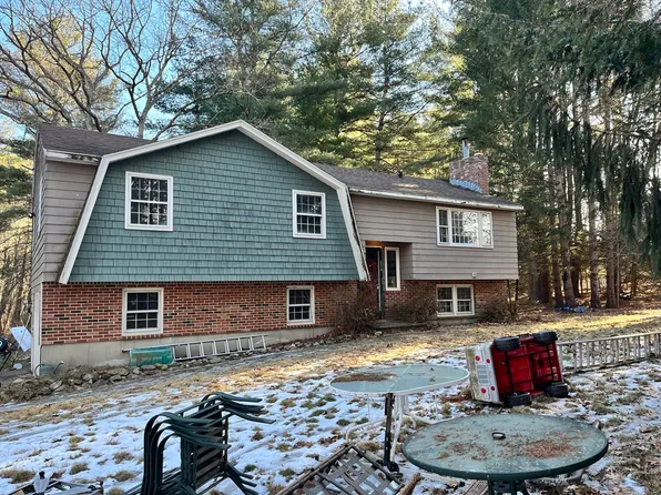 277 Loon Hill Rd, Dracut, MA 01826