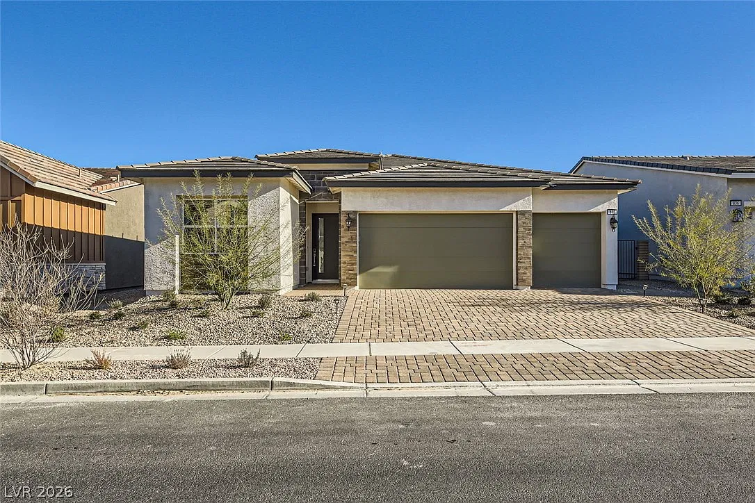 3 bed, 2.5 bath, 2406 sqft, $3,399 — Photo 1